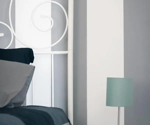 Le Stanze Di Alicam Bed & Breakfast 4*