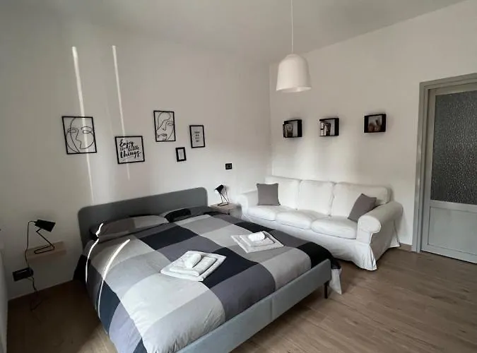 Le Stanze Di Alicam Bed and breakfast Arona